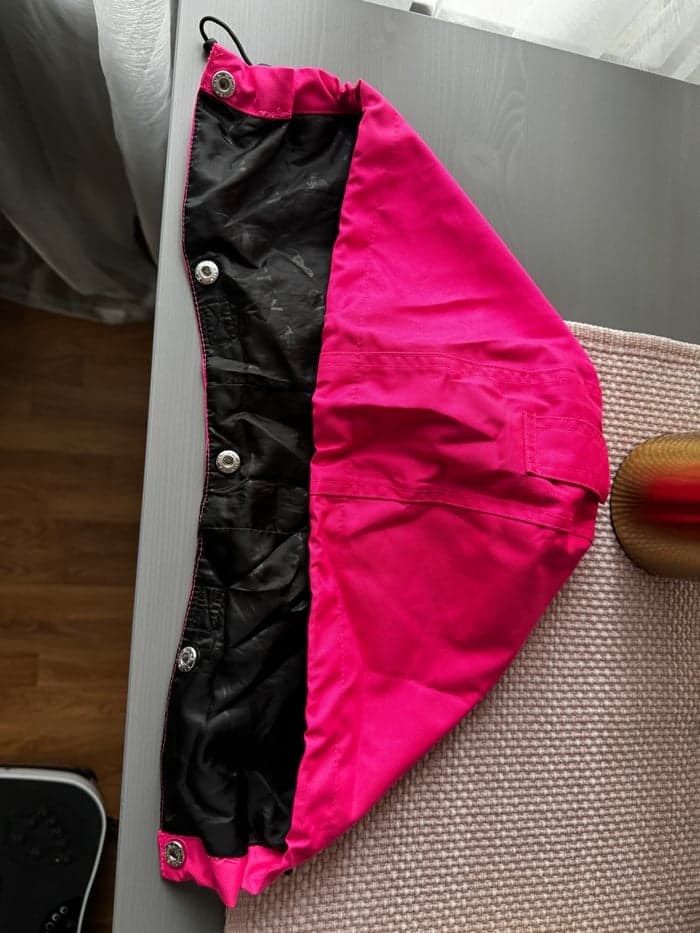 Media 5 av Svart och rosa overall