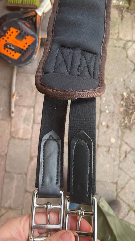 Media 5 av Brun sadelgjord stl 130 