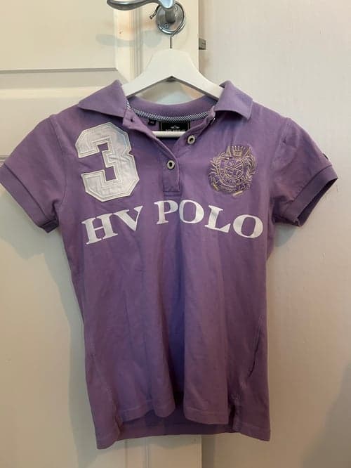 Bild av Lila t-shirt från HV POLO