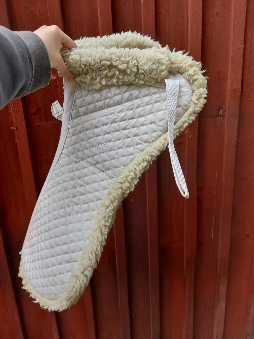 Bild 1 av White saddle pad