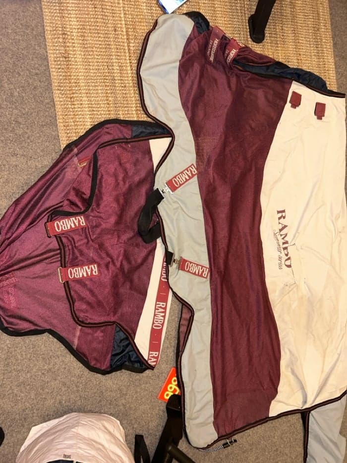 Media 2 av Burgundy täcke från Horseware Rambo